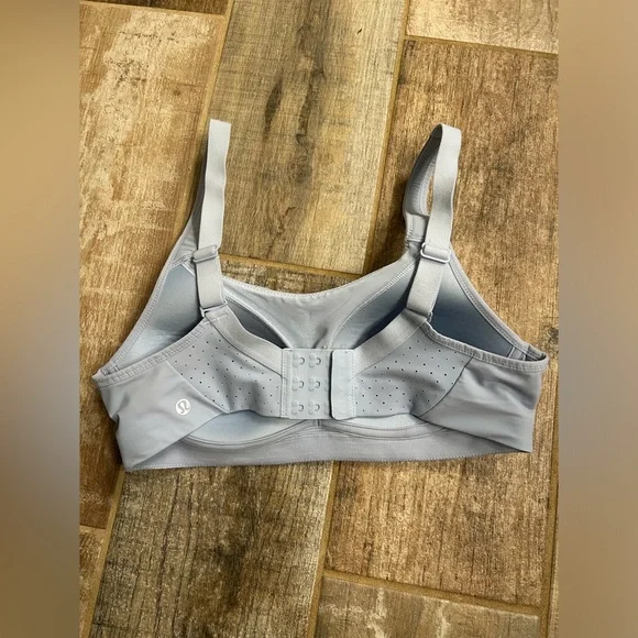 Lululemon Run Times Bra 34B Pale Blue - Picture 4 of 6